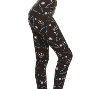 Plus Black & White Trees & Present Leggings